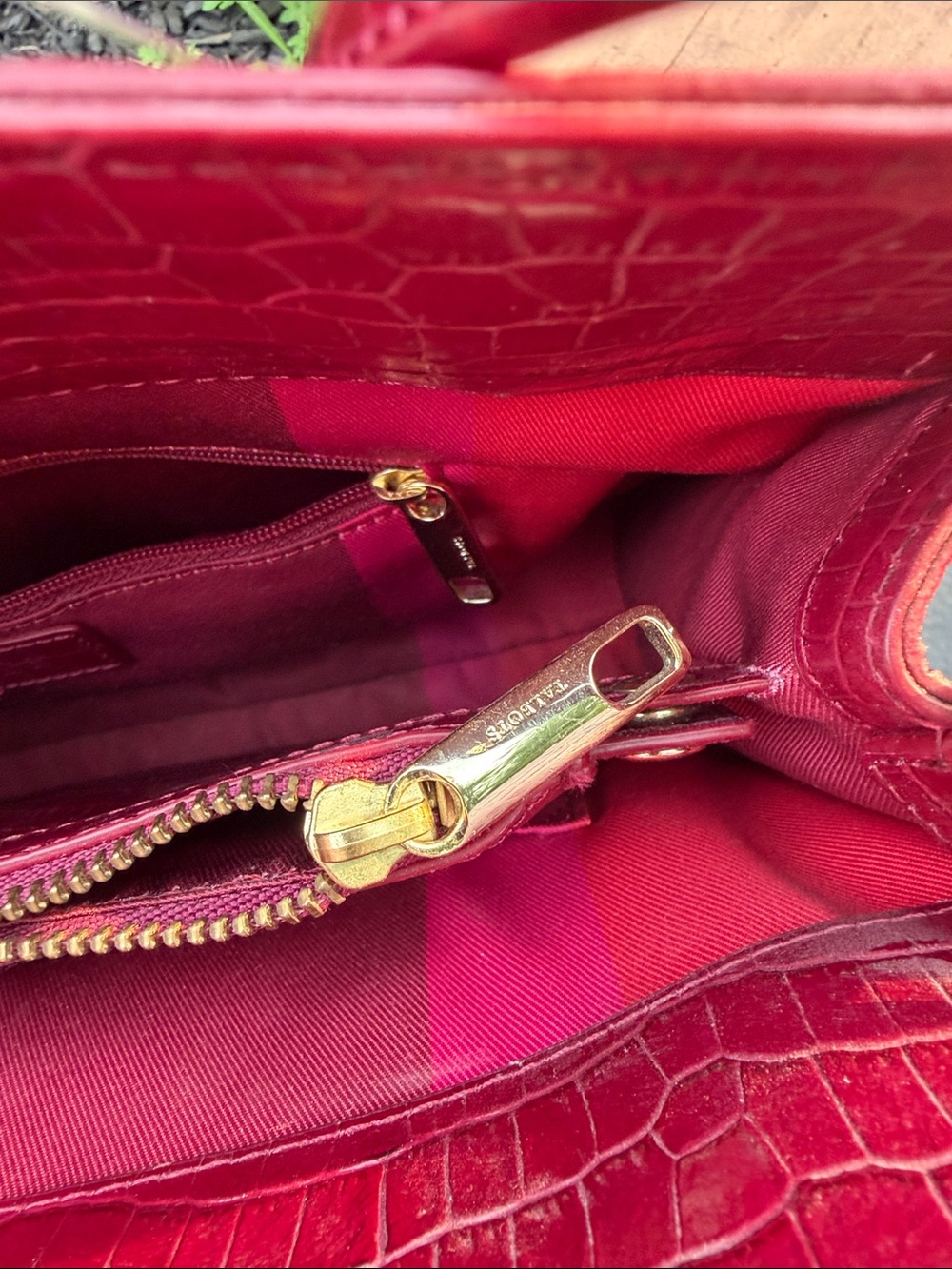 Talbots ~ Deep Red Croc-Embossed Tote Bag with Turn-Lock Closure - Picture 9 of 10